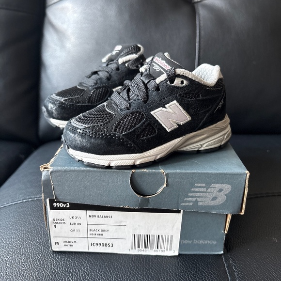 New Balance 990 - Picture 2 of 3